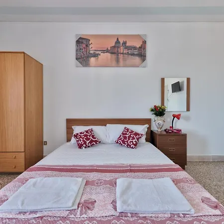 Venice Mahdi Train Station Appartement Mestre