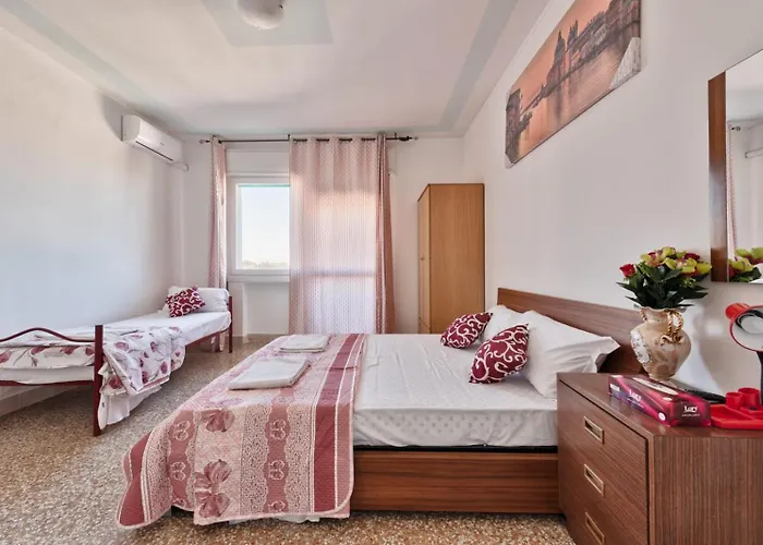 Venice Mahdi Train Station